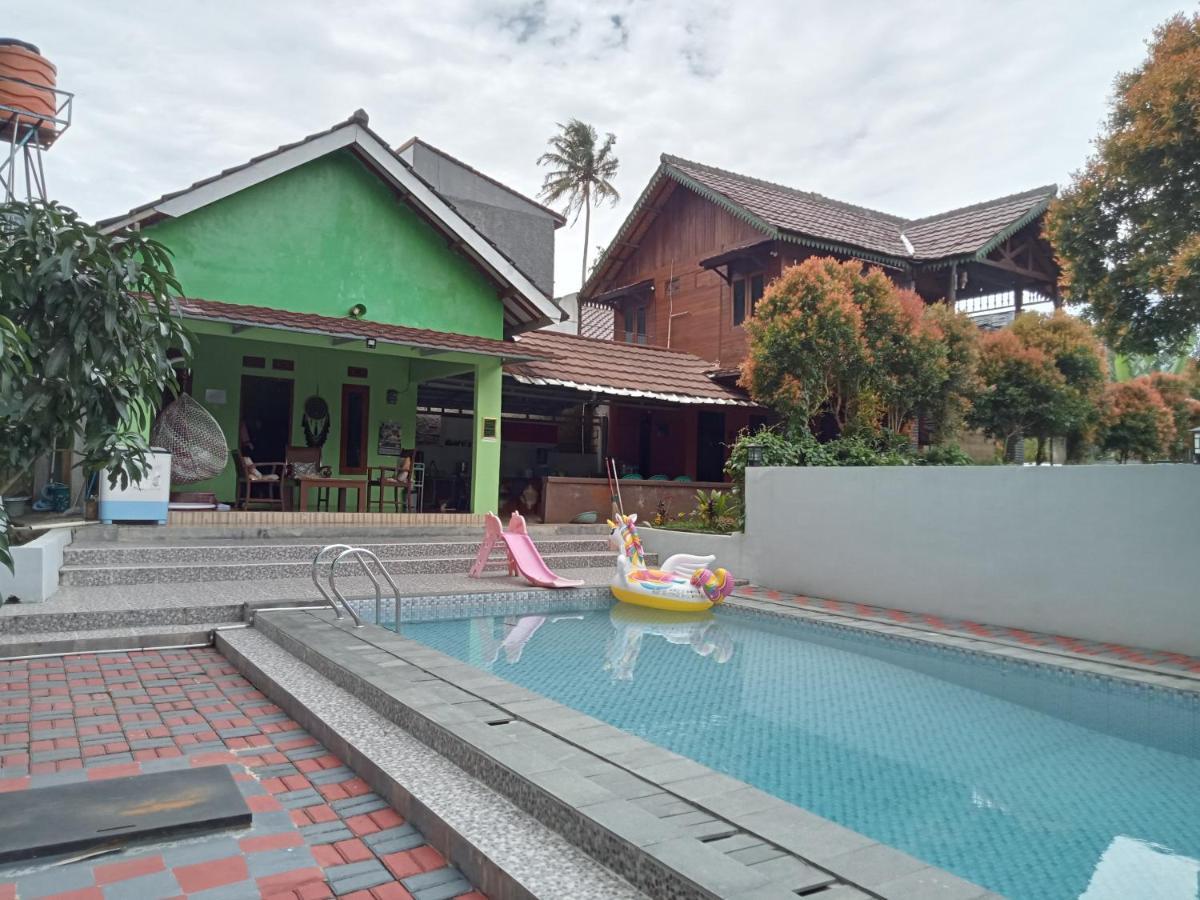 Villa Ainun Pasirmuncang Kültér fotó